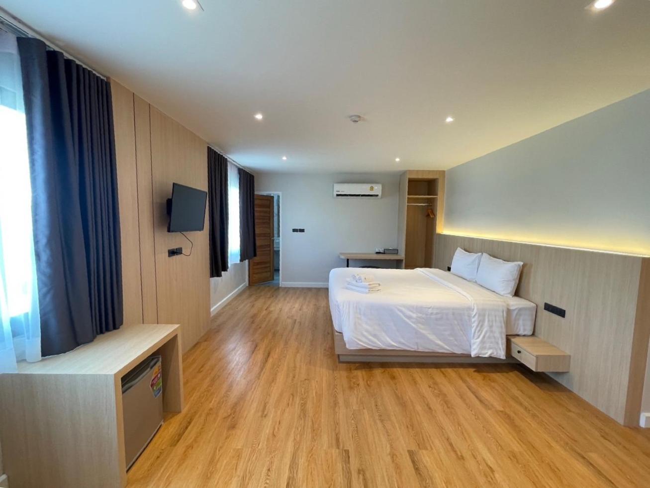 V1 Boutique Hotel Kanchanaburi Exterior photo